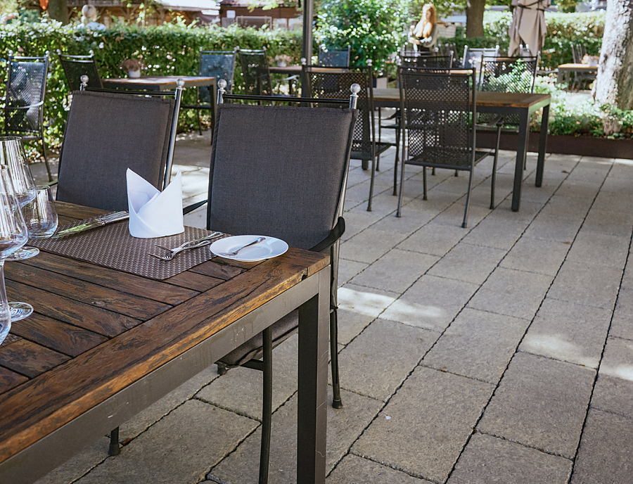 Terrasse mit SANTURO Terrassenplatten