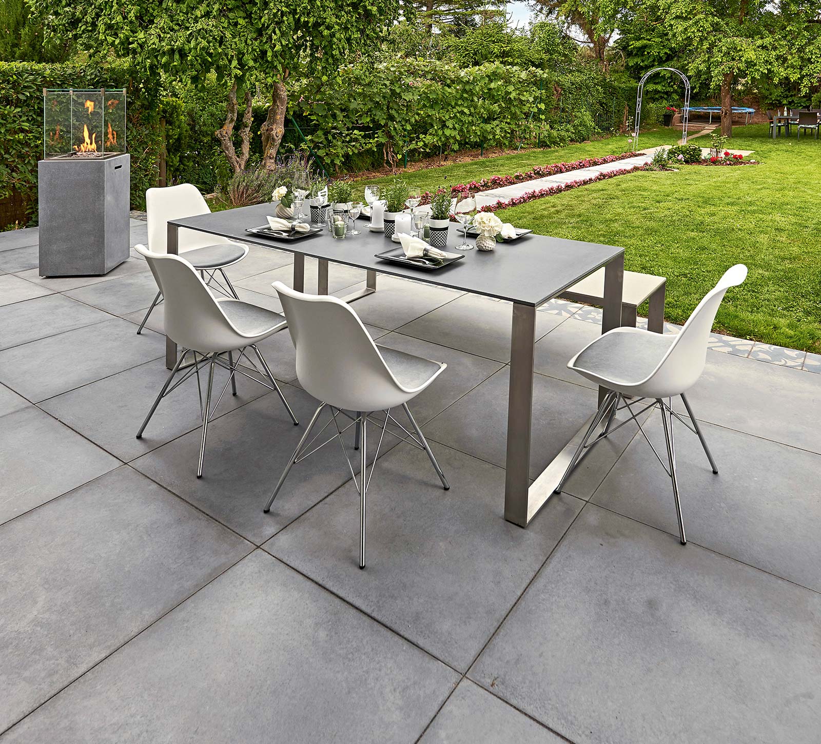 Terrasse mit CEMENTO Terrassenplatten