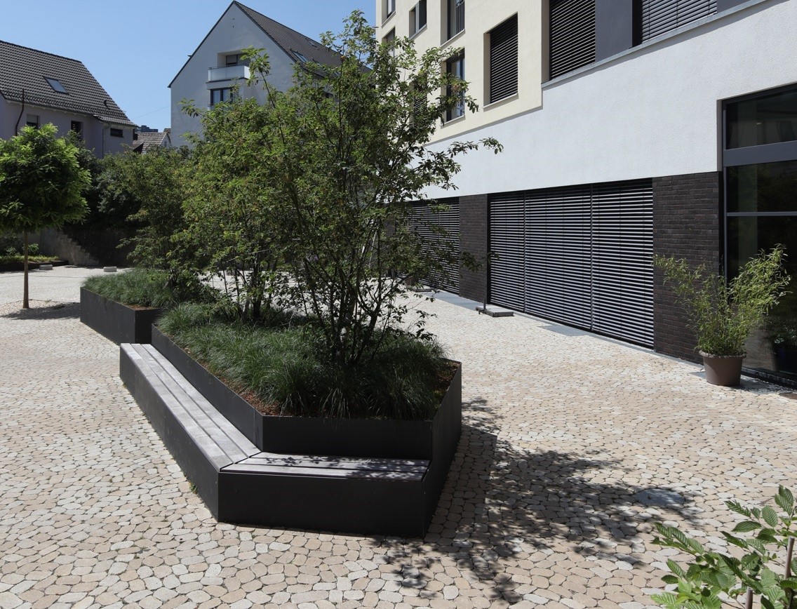 Fläche mit ARENA Pflastersteinen