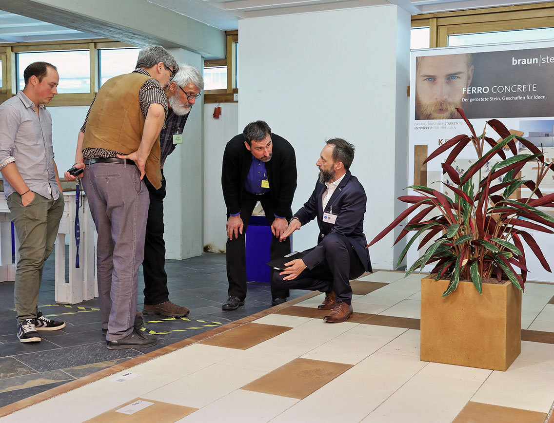 Besucher beim 16. Steinforum